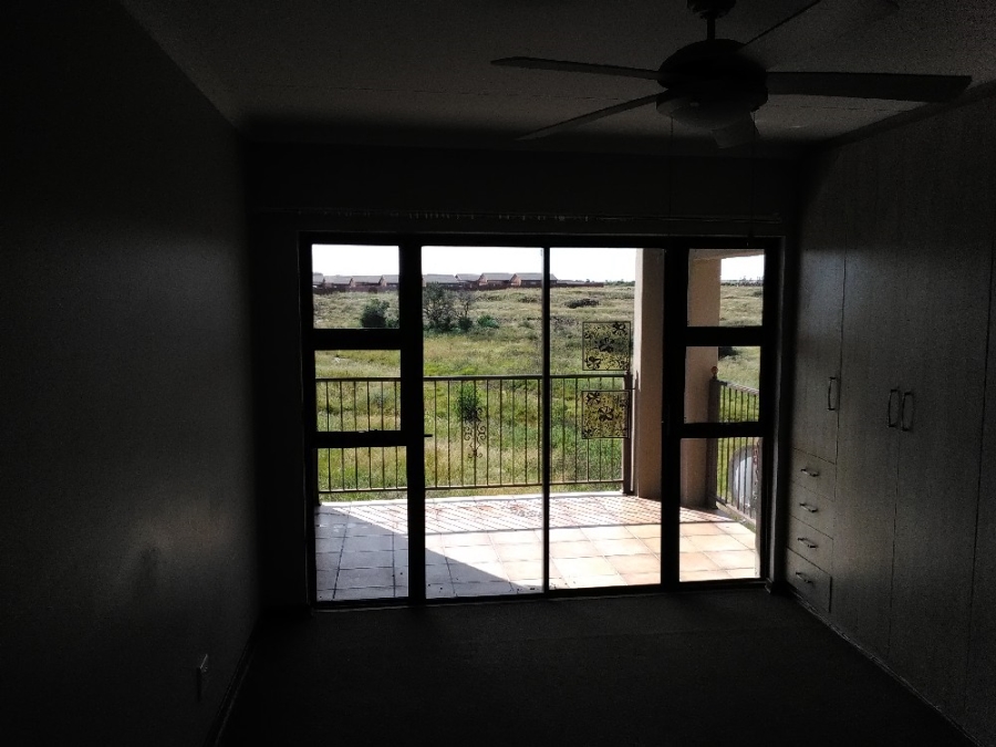 To Let 4 Bedroom Property for Rent in Hillside Free State